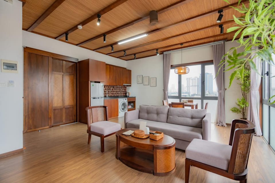 Kitchen or kitchenette, Living room, Seating area, Dining area