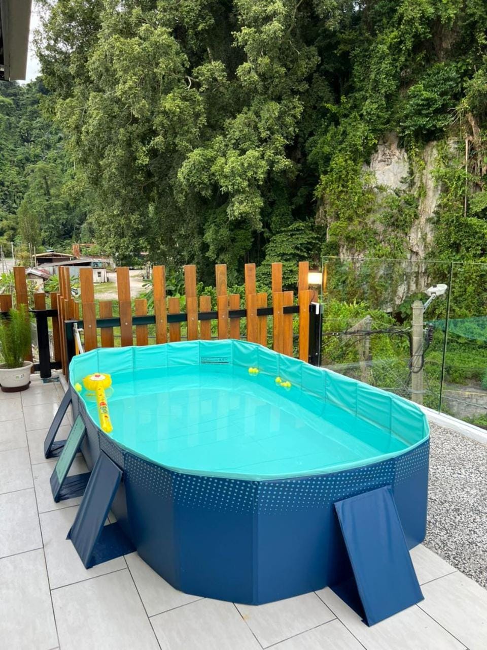 Swimming pool