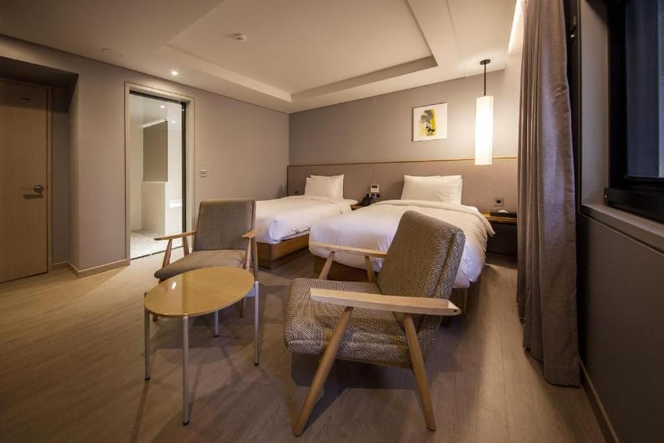Hound Hotel Yeonsan Hotel in Busan