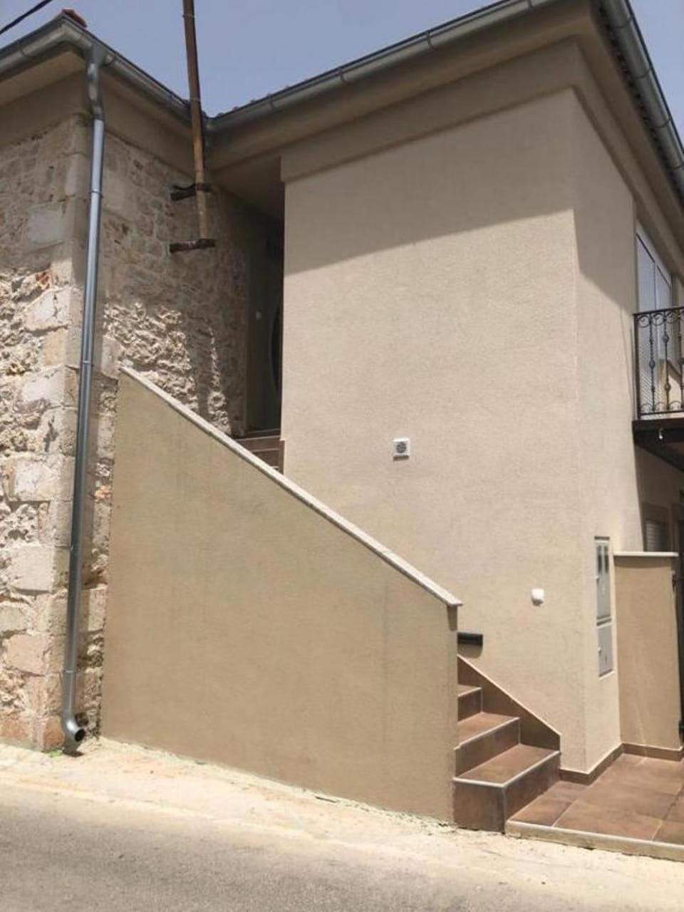 Property building, Day