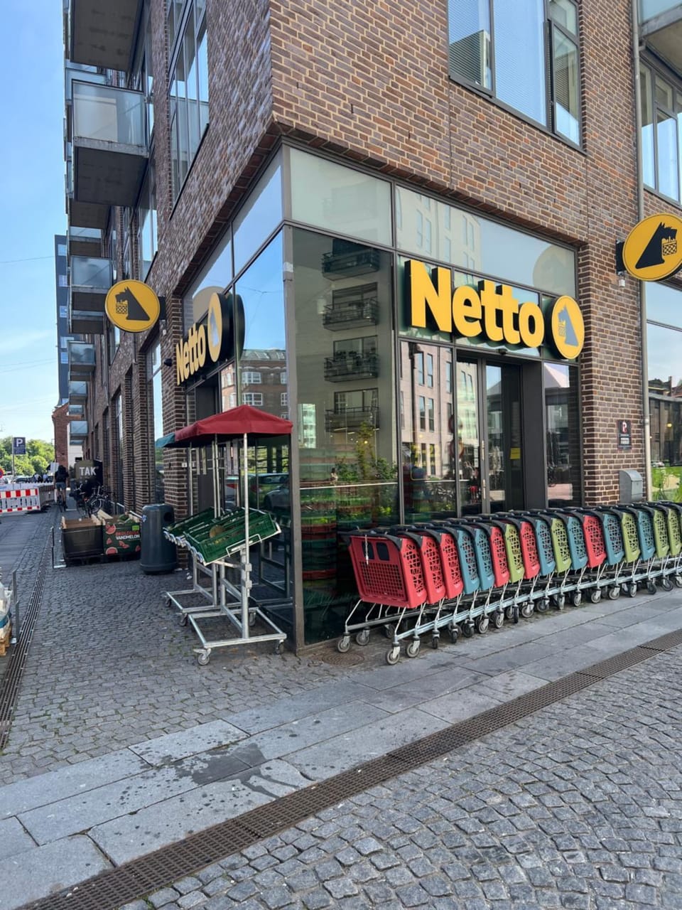 Supermarket/grocery shop