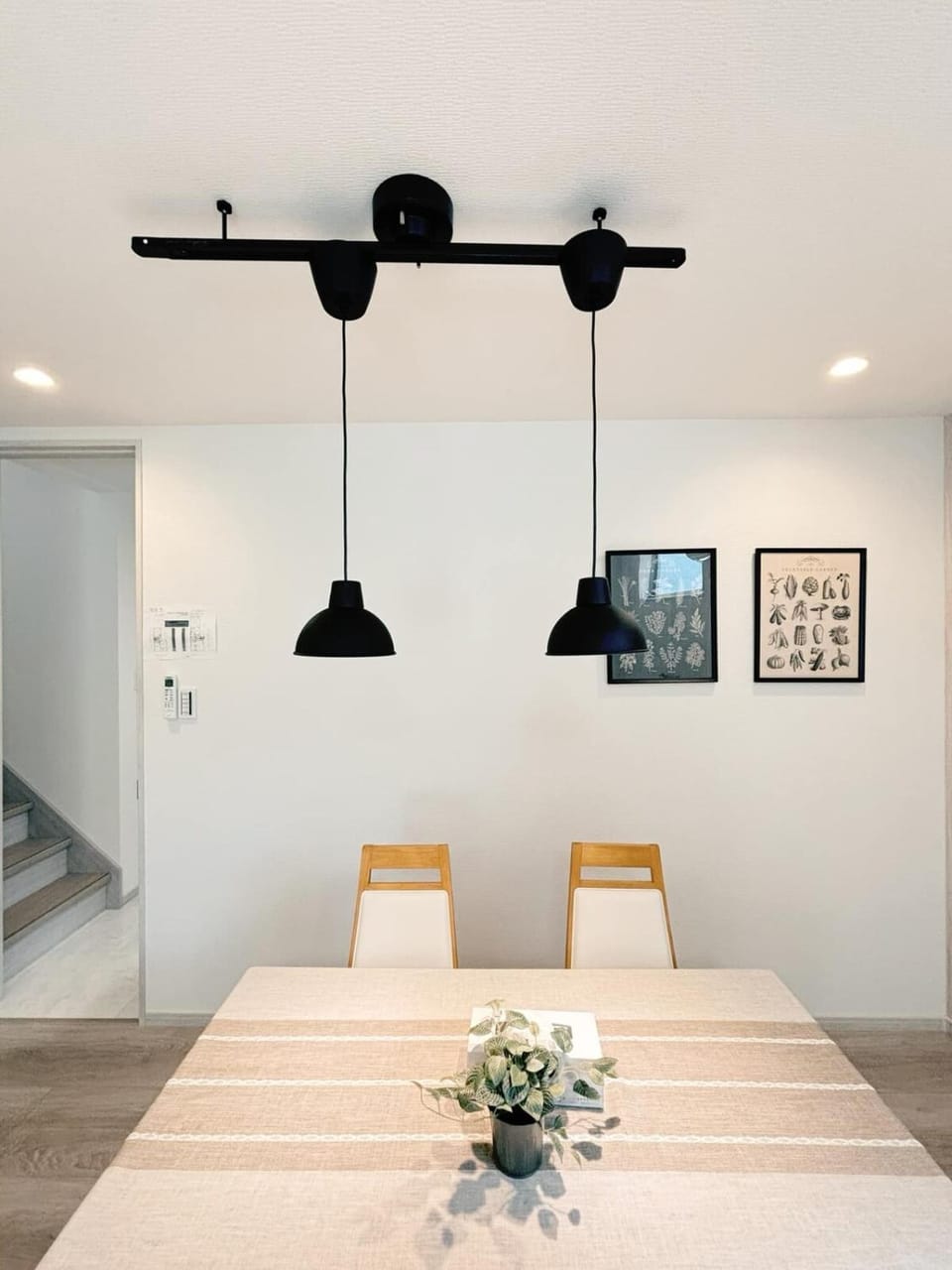 Seating area, Dining area
