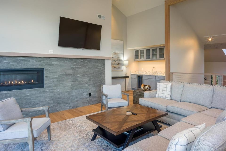 TV and multimedia, Living room, Seating area, Evening entertainment, Entertainment, fireplace, internet, minibar