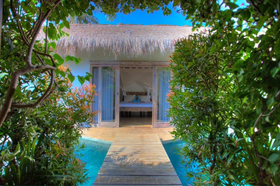 Day, Garden, Bedroom, On site, Swimming pool