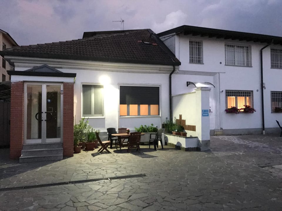 Property building, Facade/entrance