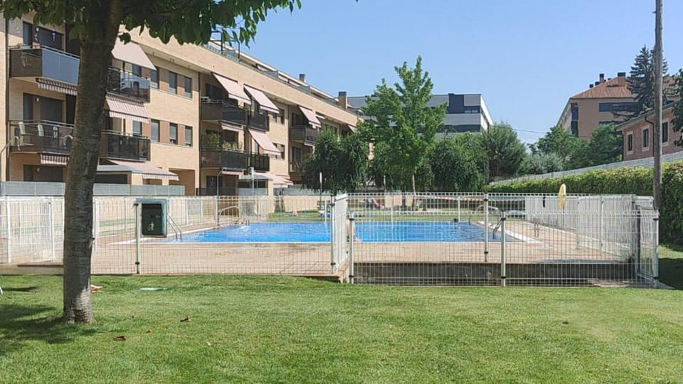 Pool view, Swimming pool