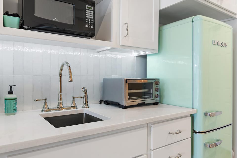 Kitchen or kitchenette, microwave, toaster