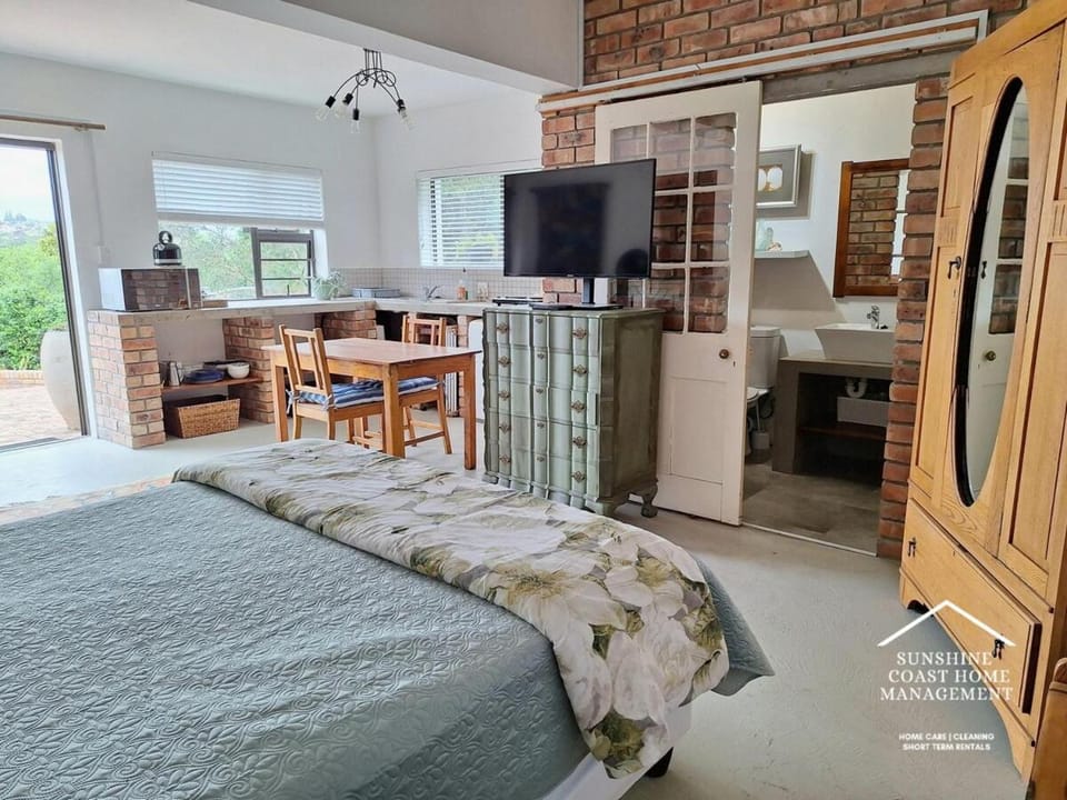 Quaint Sunny Studio Apartment in Port Alfred