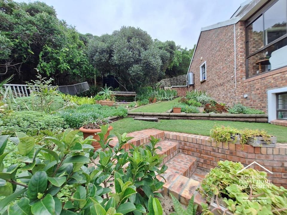 Quaint Sunny Studio Apartment in Port Alfred