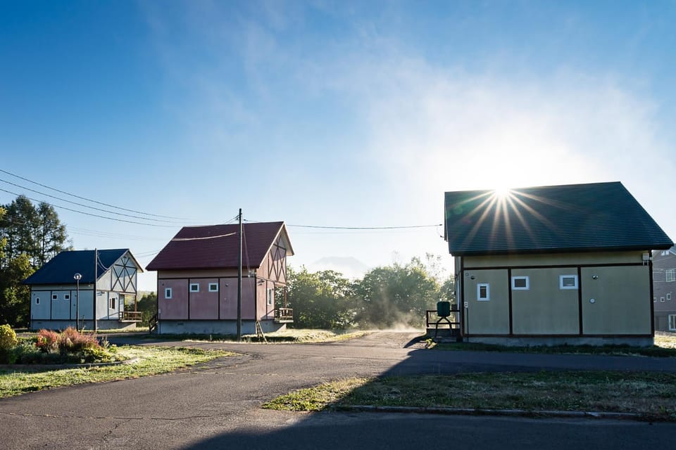 Property building, Day, Neighbourhood