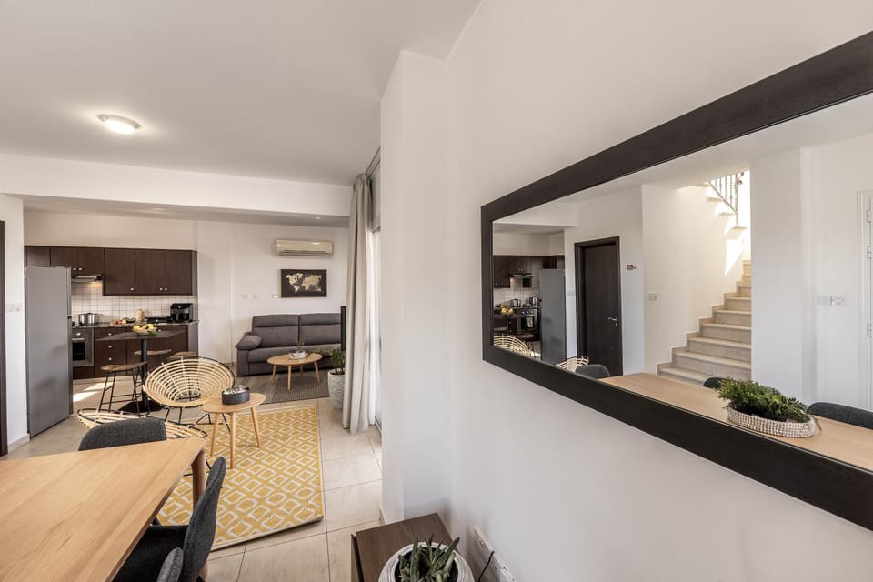 TV and multimedia, Kitchen or kitchenette, Living room, Seating area, Dining area, minibar, pet friendly