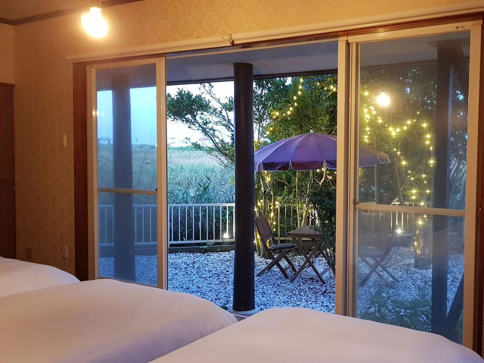 View (from property/room), Balcony/Terrace, Bedroom, Garden view