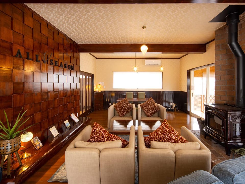 Living room, fireplace