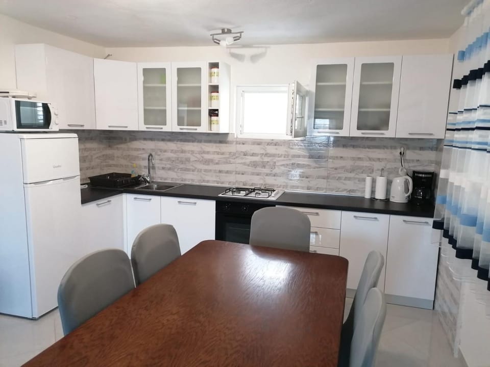 Apartment Slavica Apartment in Okrug Gornji