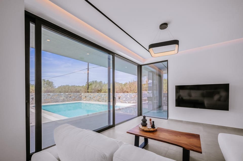 TV and multimedia, Pool view, Swimming pool