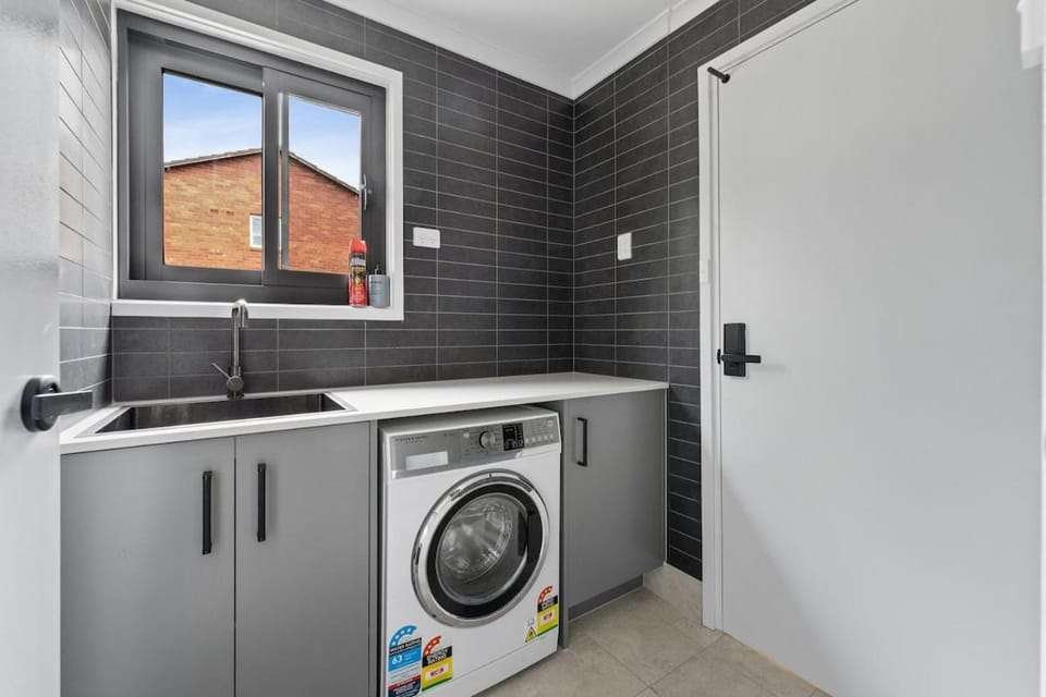 3 Bed Fully Renovated with Outdoor Fun House in Canberra