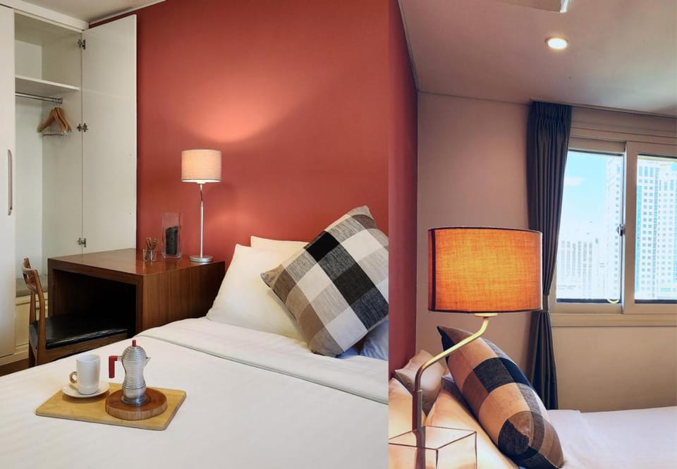 Seating area, Dining area, Bedroom