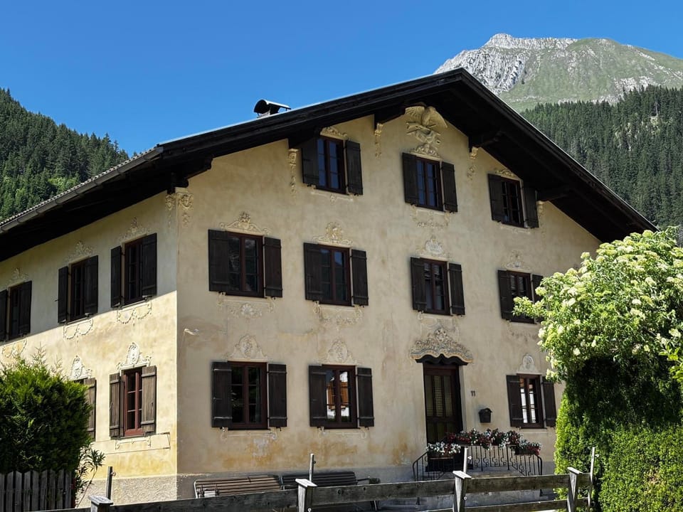 Property building, Day, Mountain view