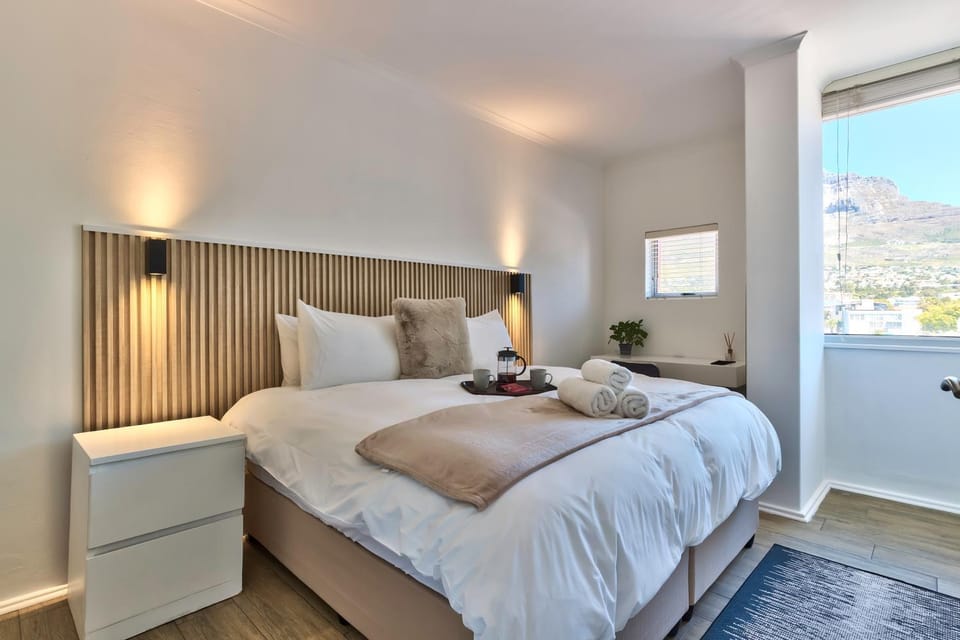 Spacious 2 Bedroom Apartment with Table Mountain View Apartment in Cape Town