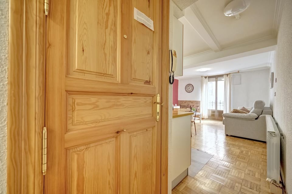 Kitchen or kitchenette, Living room, Seating area