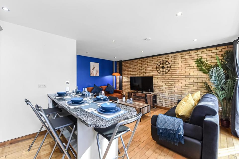Zone 1, Family Friendly, 2 Beds, Central London Apartment in London Borough of Southwark