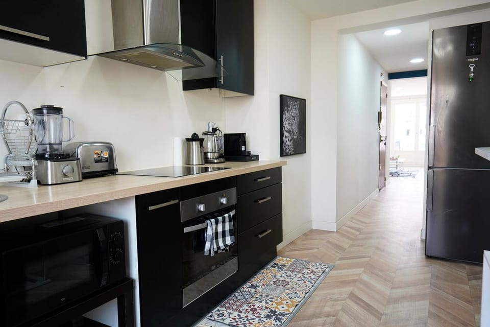 Bright Apartment with Balcony Downtown Marseille Apartment in Marseille