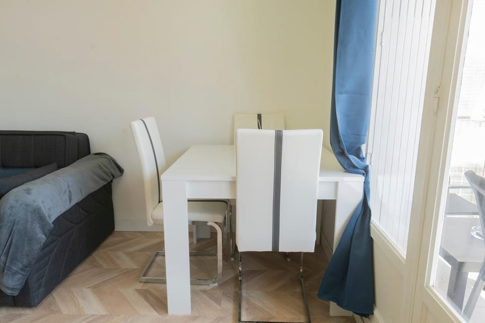 Bright Apartment with Balcony Downtown Marseille Apartment in Marseille