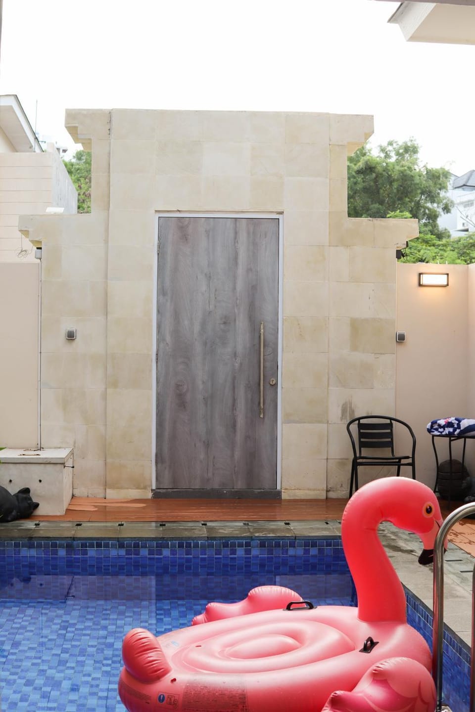 Swimming pool