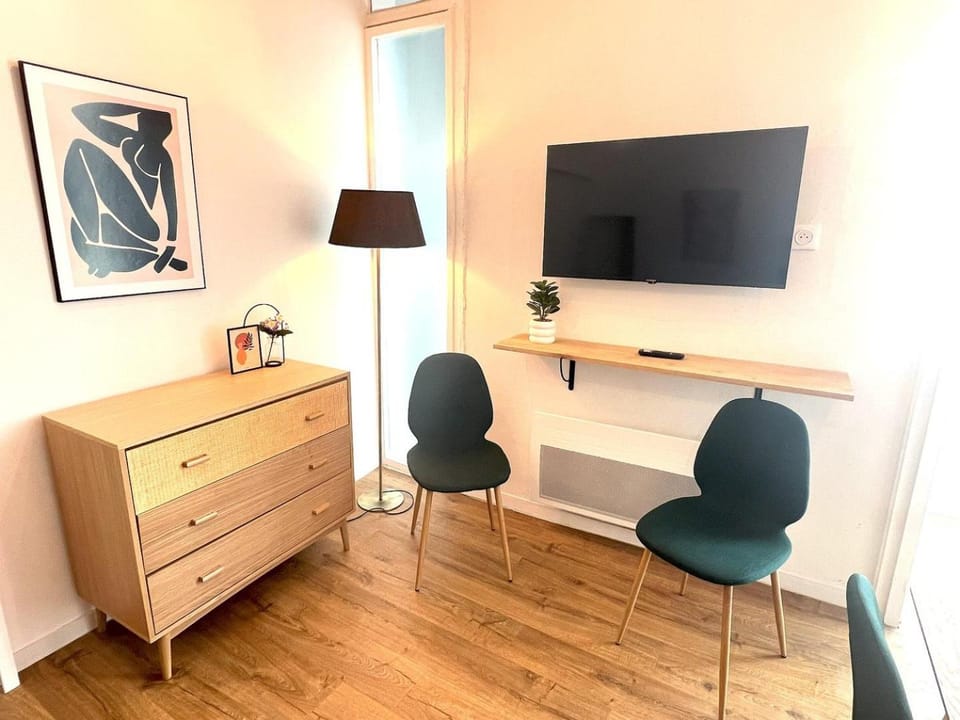 LAMENNAIS GAUCHE - T3 rénové en plein centre rennais Apartment in Rennes