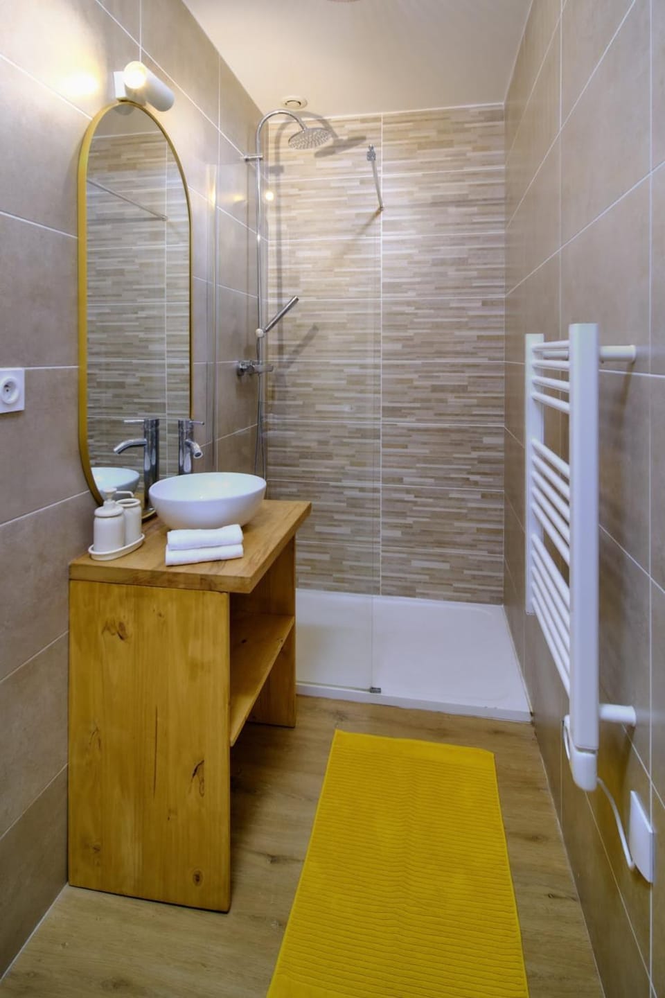 Shower, Bathroom, towels
