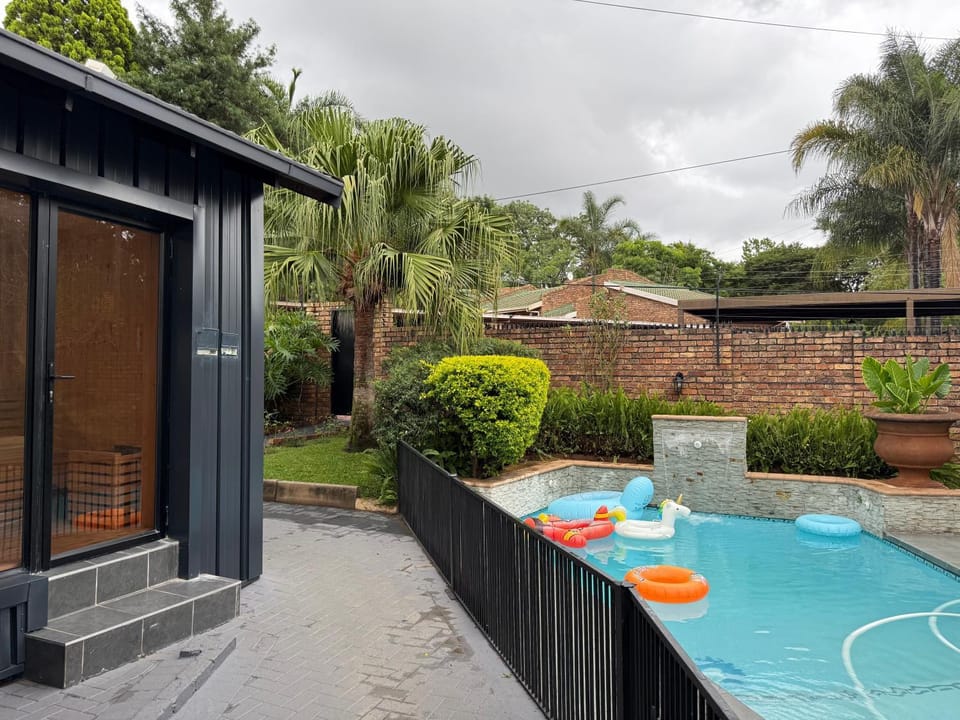 Garden view, Pool view, sunbed