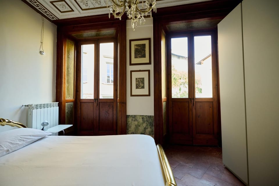 Bed, Decorative detail, Bedroom, wardrobe