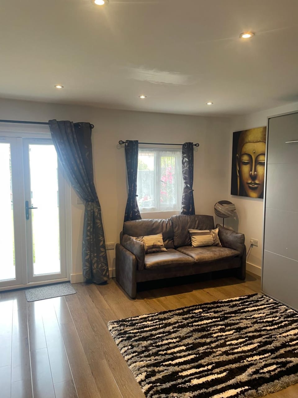 Family cottage Apartment in Epsom