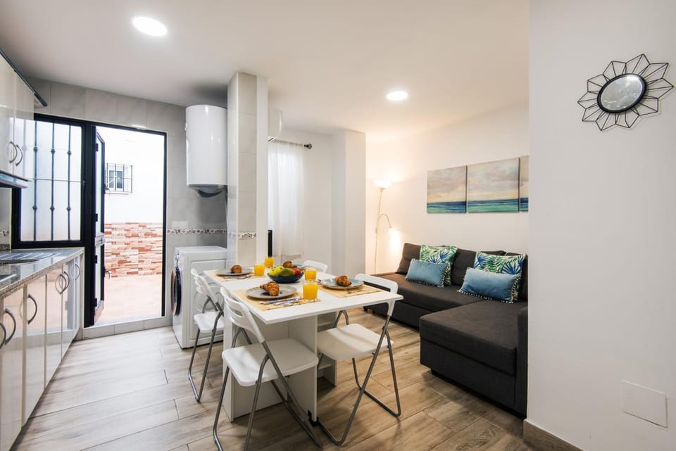 TV and multimedia, Living room, Dining area