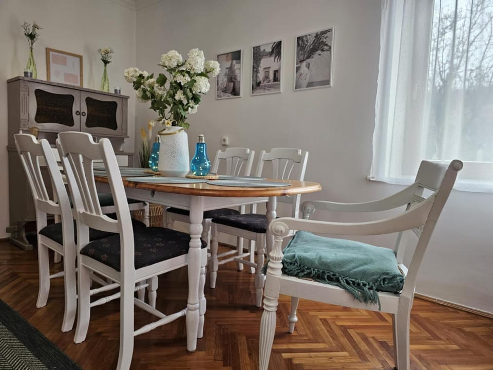 Csobogós Vendégház Mályinka Apartment in Hungary