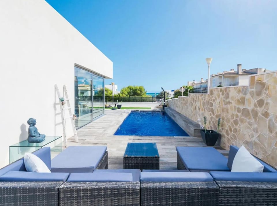 Es Mollet House in Son Serra de Marina