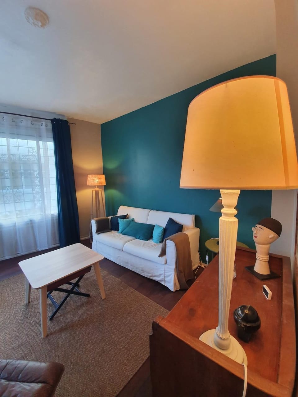 Living room, Seating area