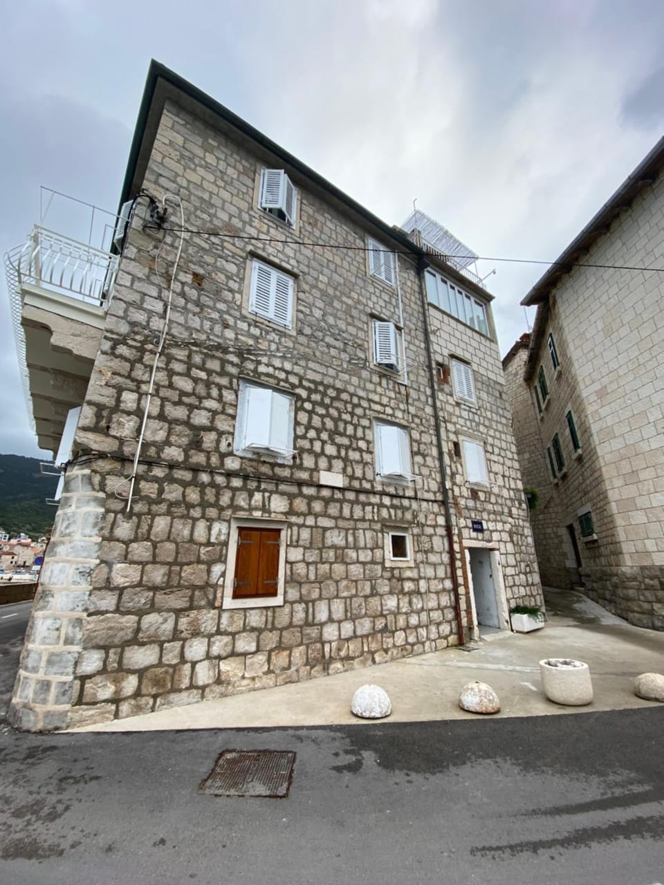 Facade/entrance