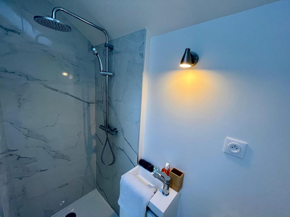 Shower, Bathroom