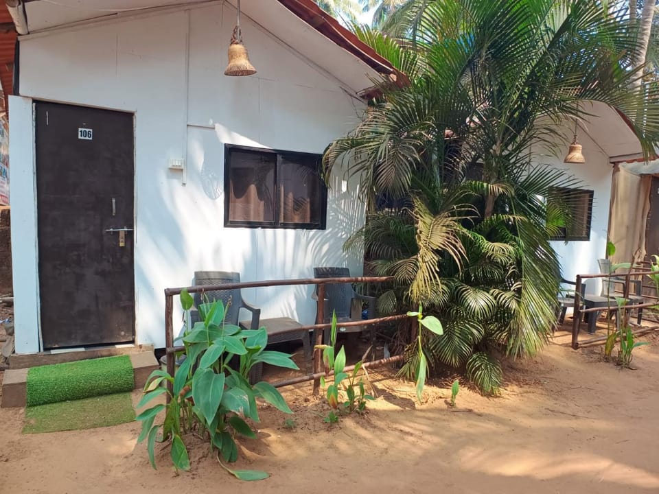 Love paradice huts Bed and Breakfast in Goa, India