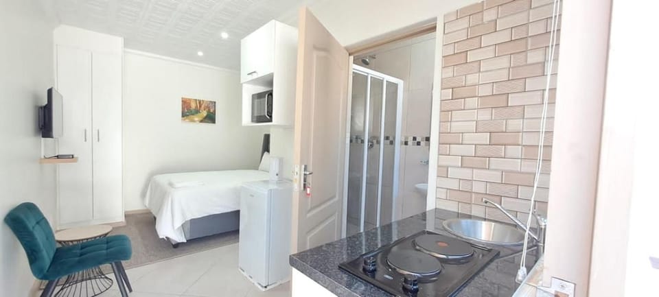 Twinex Accommodation Bellville Bed and Breakfast in Cape Town