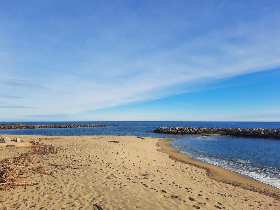 Nearby landmark, Beach