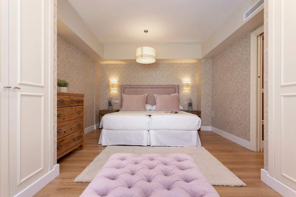 Bed, Other, Photo of the whole room, Bedroom, wardrobe