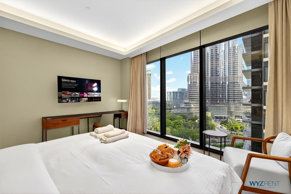 Bed, TV and multimedia, Photo of the whole room, Evening entertainment, Bedroom, City view