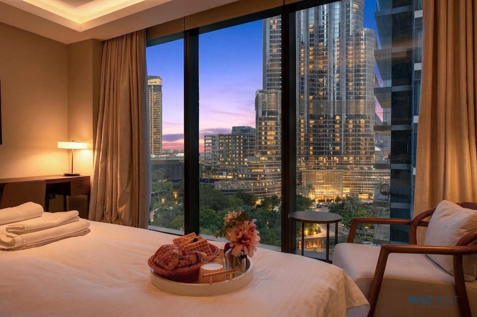 Bed, View (from property/room), Balcony/Terrace, Living room, Photo of the whole room, Seating area, Bedroom, City view
