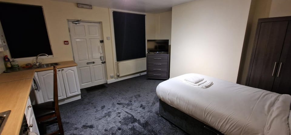 SELF CHECK-IN QUICK ROOMz WAKEFIELD Bed and Breakfast in Wakefield