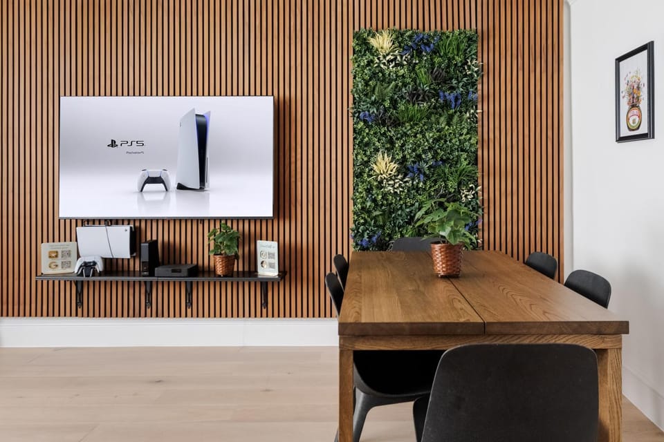 TV and multimedia, Dining area