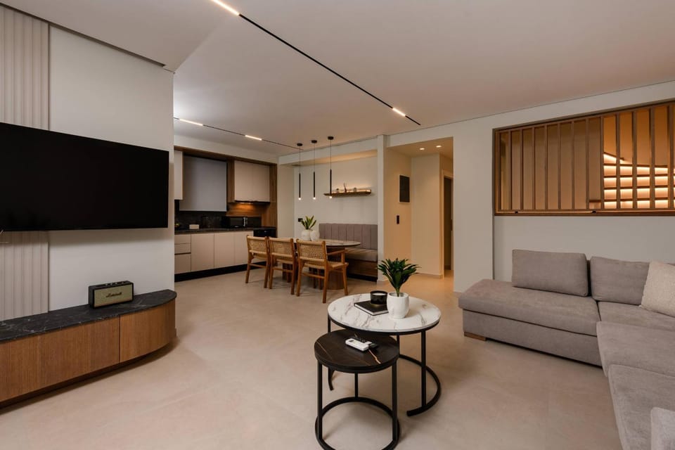 Kitchen or kitchenette, Living room