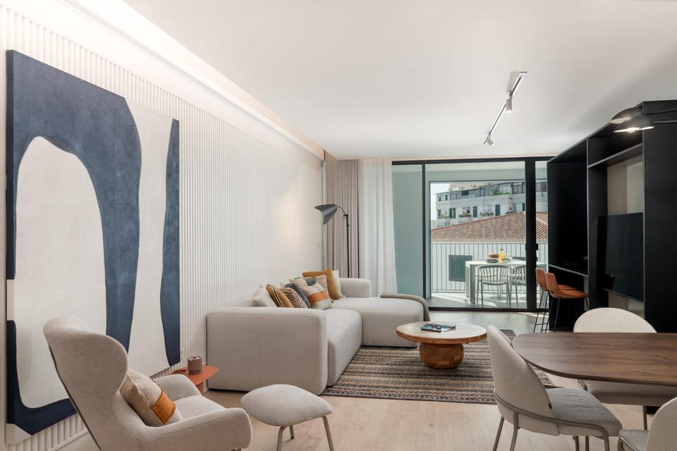 TV and multimedia, Living room, Seating area, Dining area