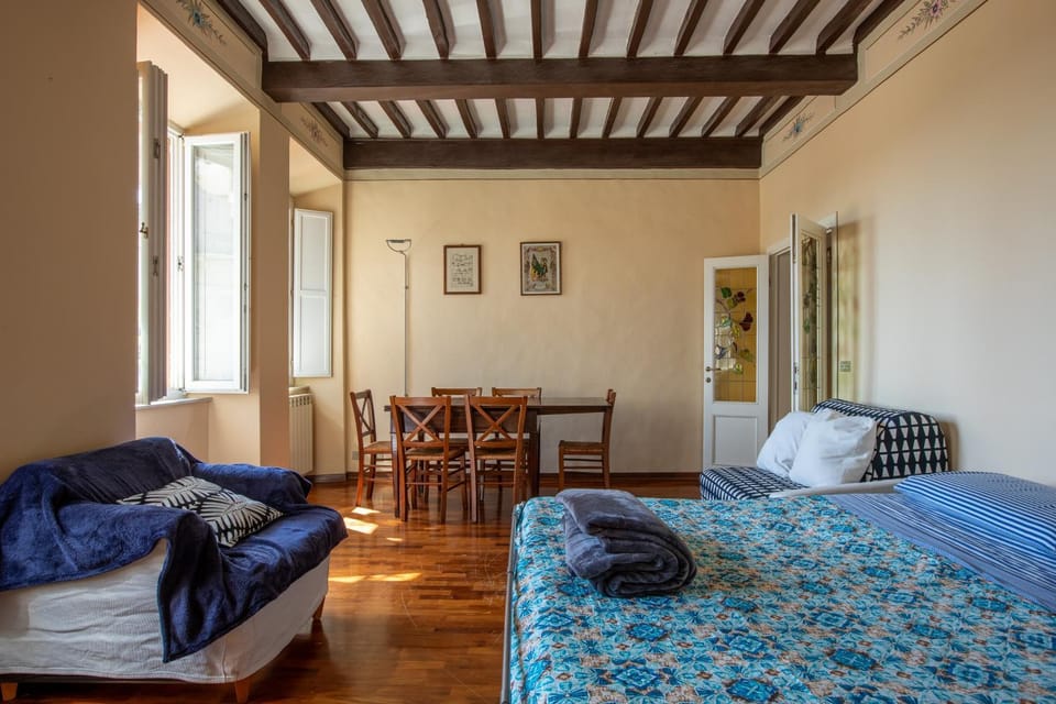 Vista Unica con Parquet - Centro Apartment in Siena